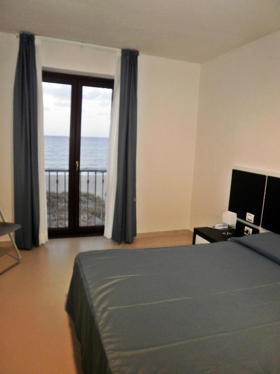 פלטמונה Buddi Hotel מראה חיצוני תמונה