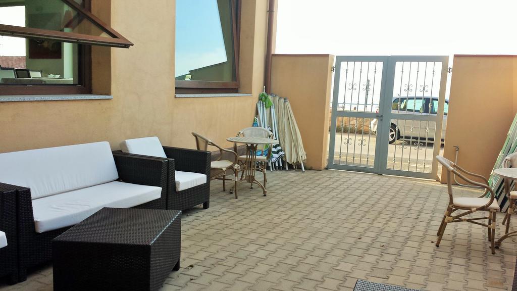 פלטמונה Buddi Hotel מראה חיצוני תמונה