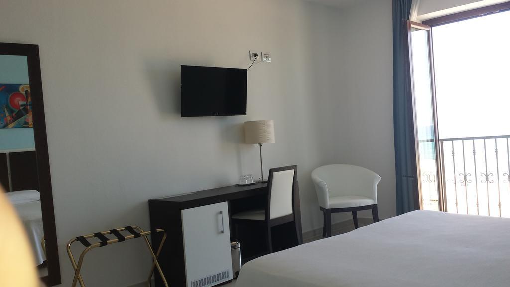 פלטמונה Buddi Hotel מראה חיצוני תמונה
