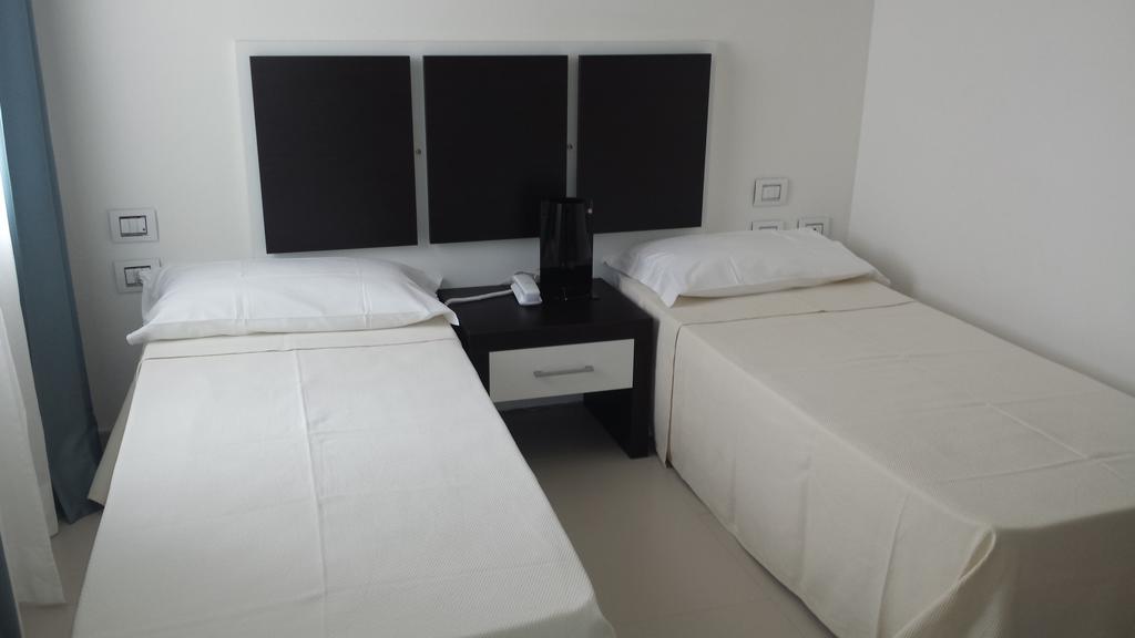 פלטמונה Buddi Hotel מראה חיצוני תמונה