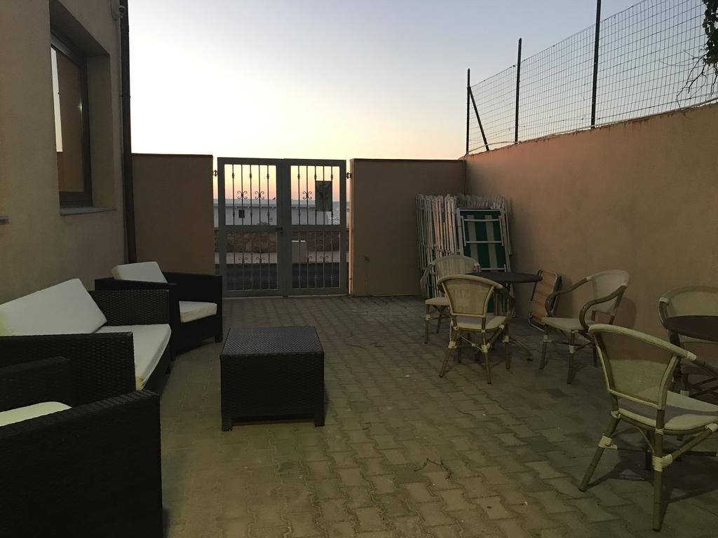 פלטמונה Buddi Hotel מראה חיצוני תמונה
