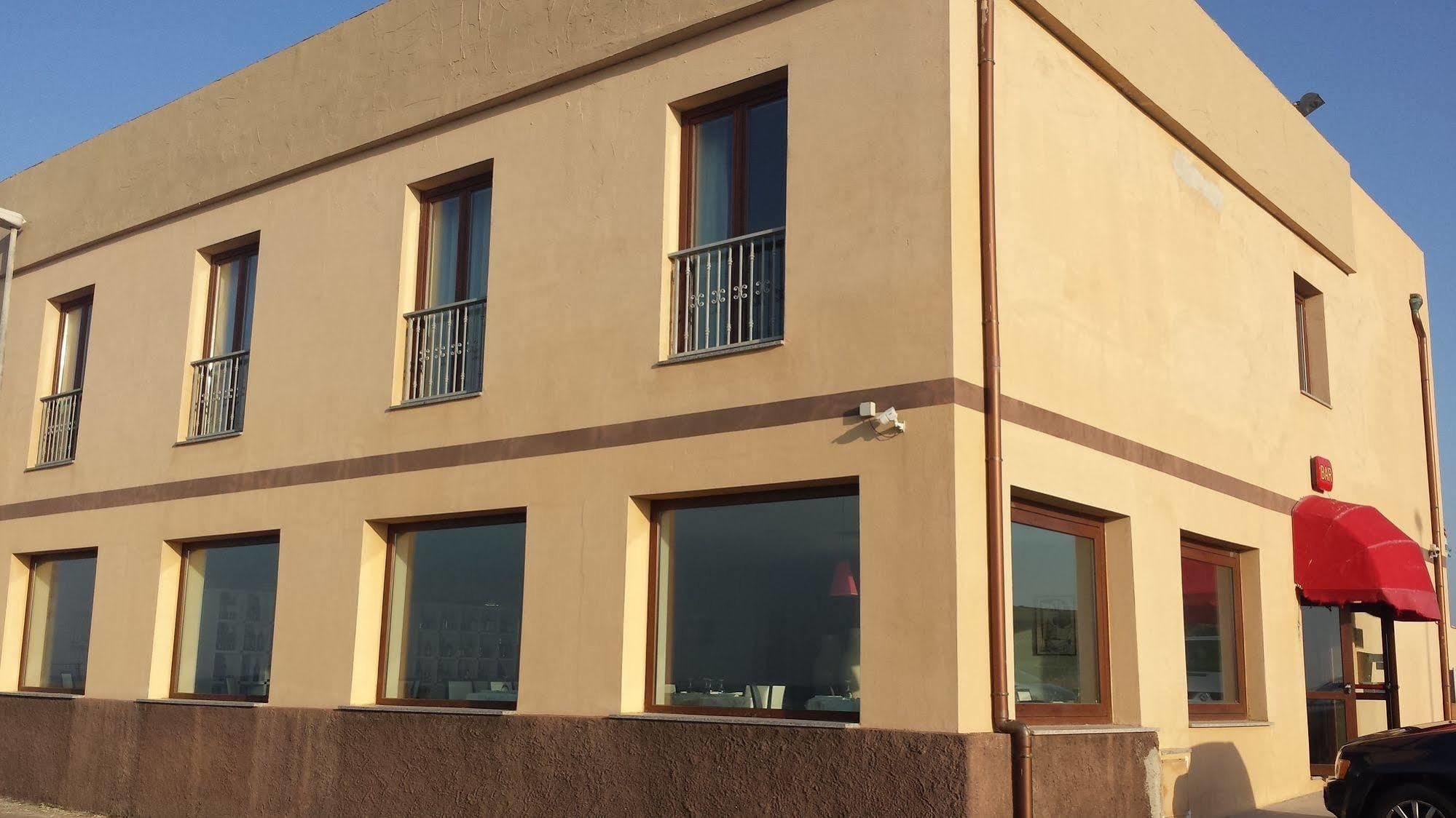 פלטמונה Buddi Hotel מראה חיצוני תמונה