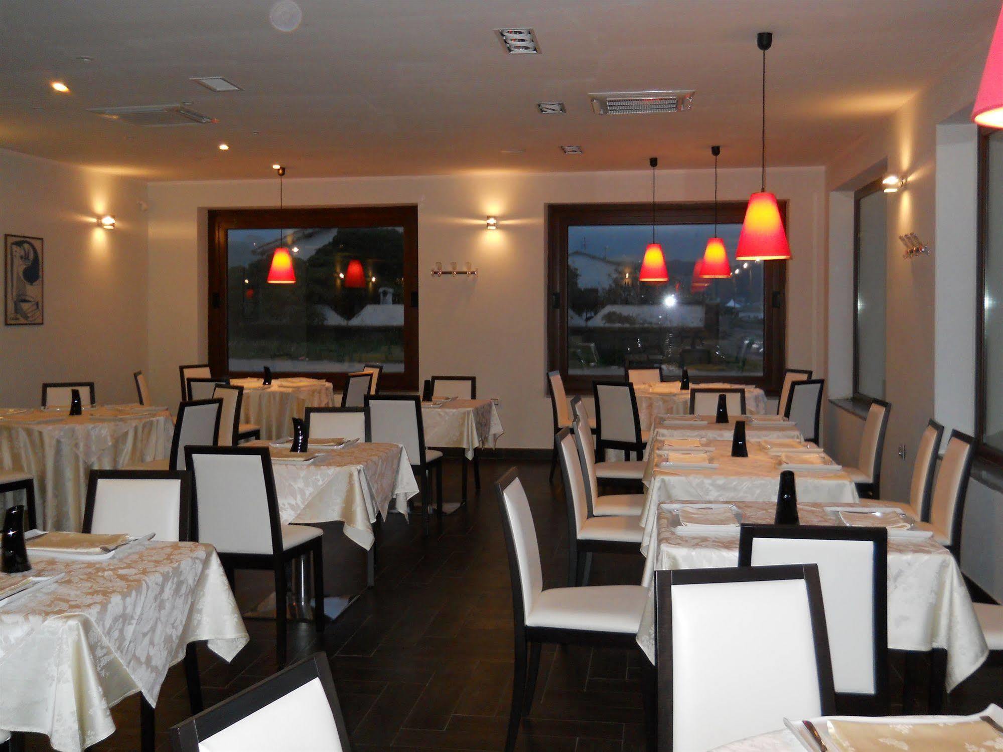 פלטמונה Buddi Hotel מראה חיצוני תמונה