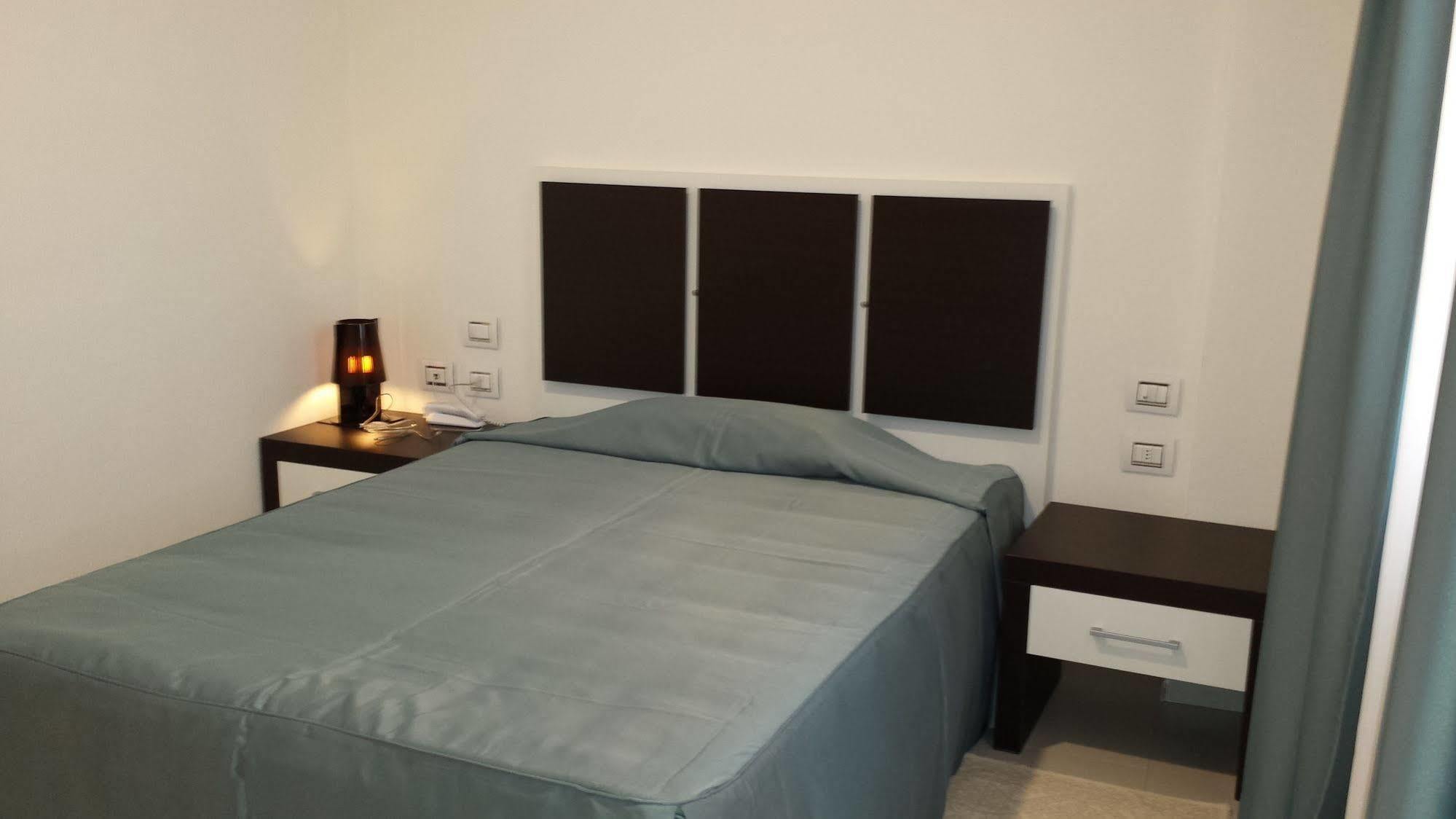 פלטמונה Buddi Hotel מראה חיצוני תמונה